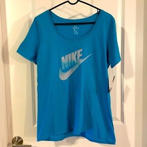 NWT Nike Tee Athletic Cut